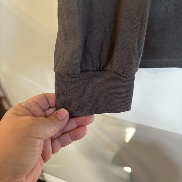 Gildan Men’s Large Pioneer Valley Graphic Long Sleeve T-shirt Grey Fox - Picture 6 of 7